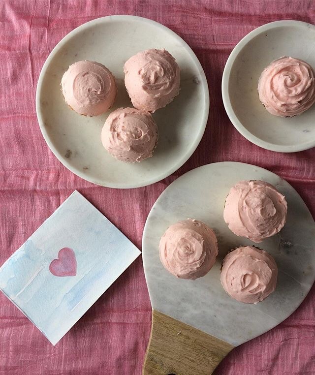 Chocolate Ganache Stuffed&nbsp;Cupcakes